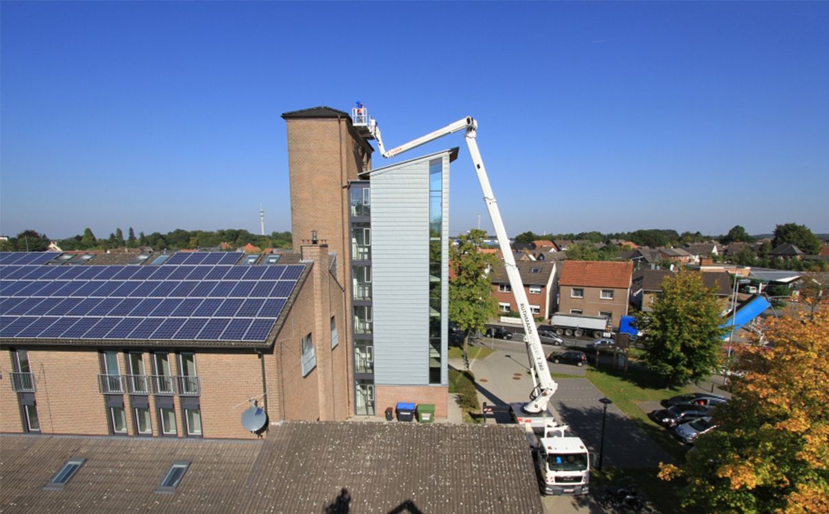 48米車(chē)載式高空作業(yè)車(chē) 48米車(chē)載式高空作業(yè)車(chē)